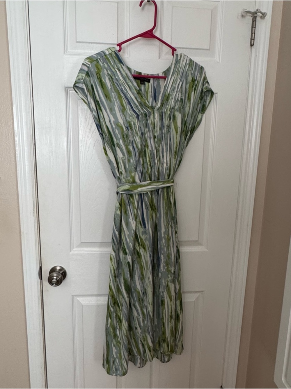 Banana Republic V-Neck Green Watercolor Midi Dress medium - Picture 2 of 6